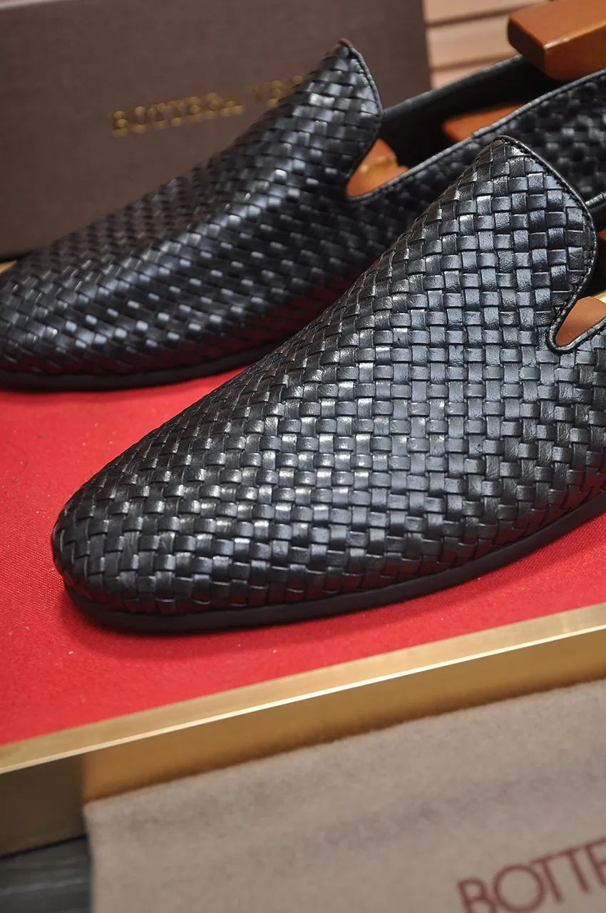 Men's shoes 💰600💶 [Botteg Venetta (BV)] (wallet shoes) exclusive new model official website new model The upper is made of high-quality top calfskin. Delicate feel and flowing luxurious texture. Tailored for refined men to create a noble aura. Detailed and regular Mark hand-stitching. Smooth lines. Full cowhide lining, comfortable to wash off sweat. 38-44